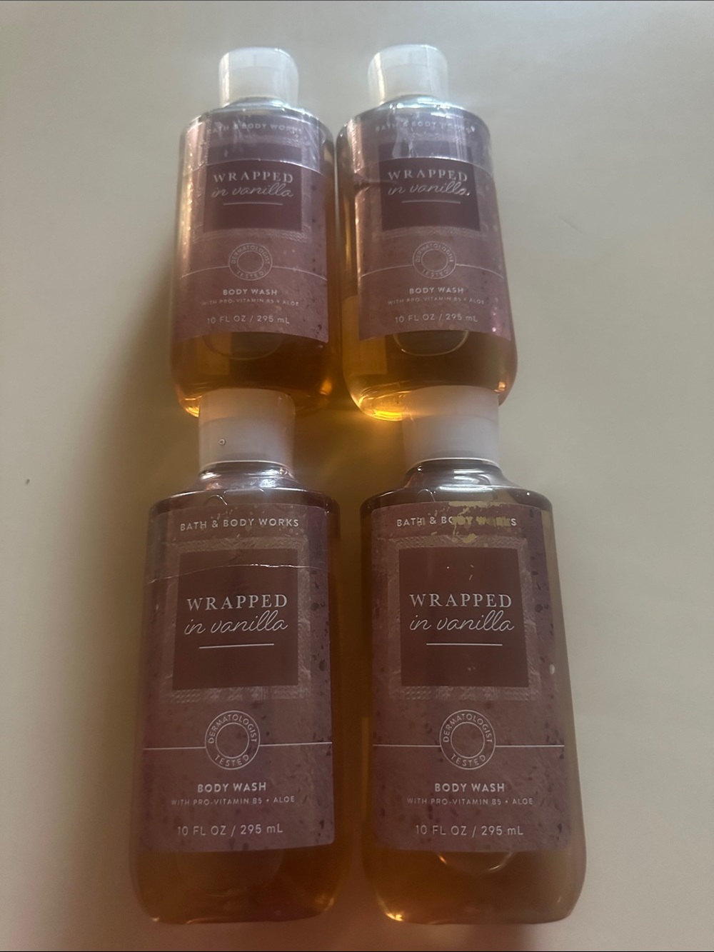 Bath & Body Works Wrapped in Vanilla Body Wash - Pink and Amber